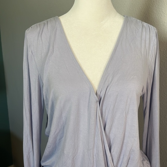 American Eagle Soft & Sexy Faux Wrap Bell Sleeve Top Size Medium - Picture 2 of 9